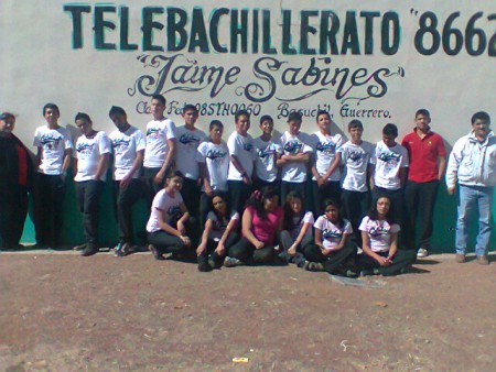 Alumnos del Plantel y Maestra Adela Yohen Borjas Rodriguez y Profesor Armando de la Pena 
